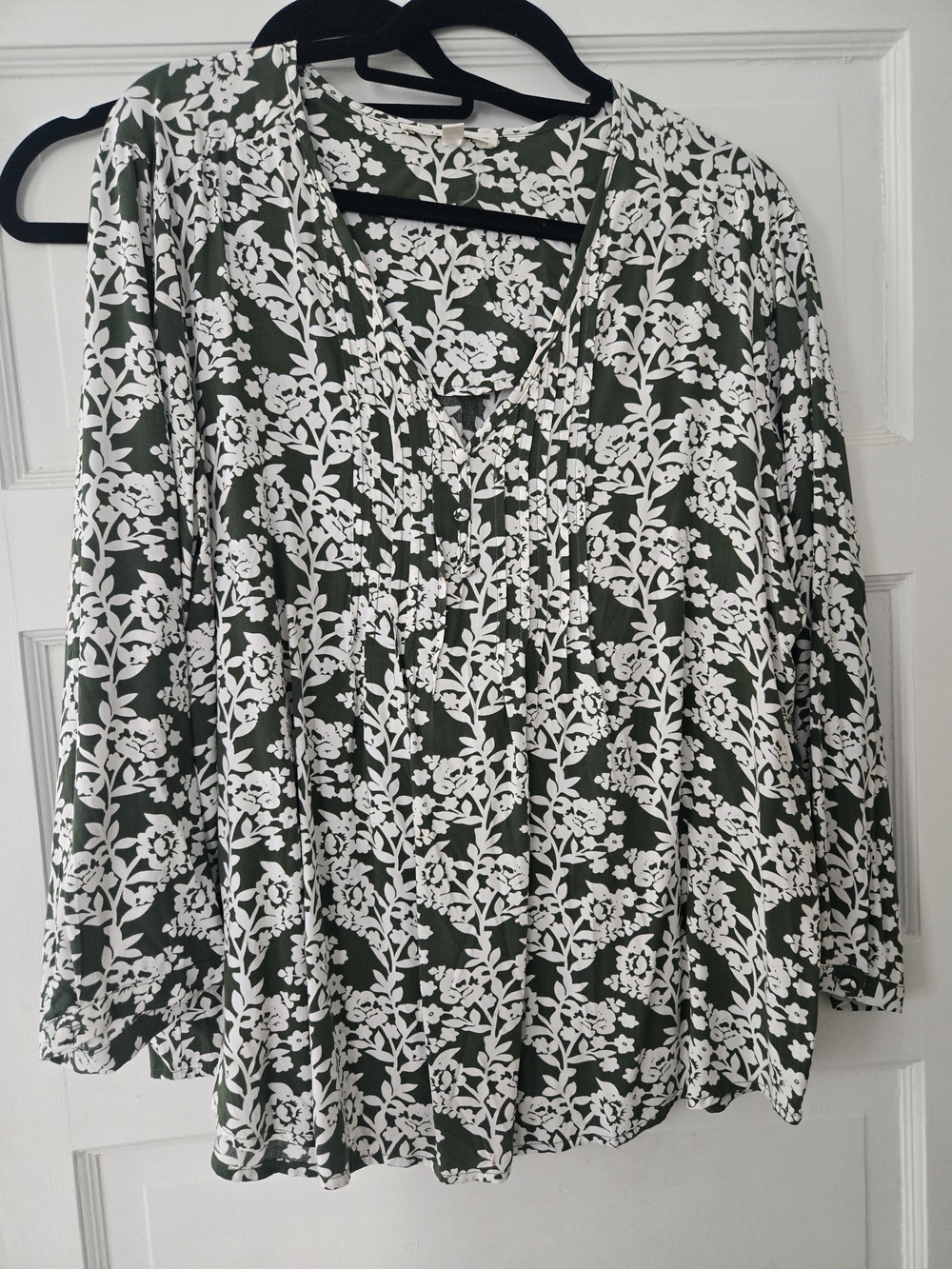 fun 2 fun Olive and White Floral V-Neck Peasant Blouse